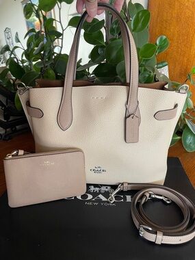 Coach Hanna Carryall Pebble Leather Tote with Matching Wristlet